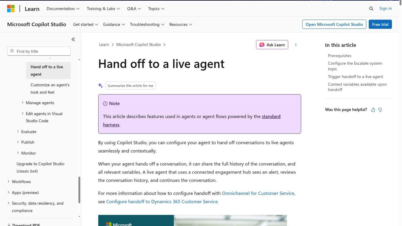L'image montre une page web de Microsoft Copilot Studio intitulée "Transférer à un agent en direct". Elle comprend une note indiquant que l'article décrit des fonctionnalités dans les agents ou flux d'agents propulsés par le harnais standard. Le contenu décrit l'utilisation de Copilot Studio pour configurer des agents afin de transférer les conversations vers des agents en direct de manière fluide et contextuelle.
